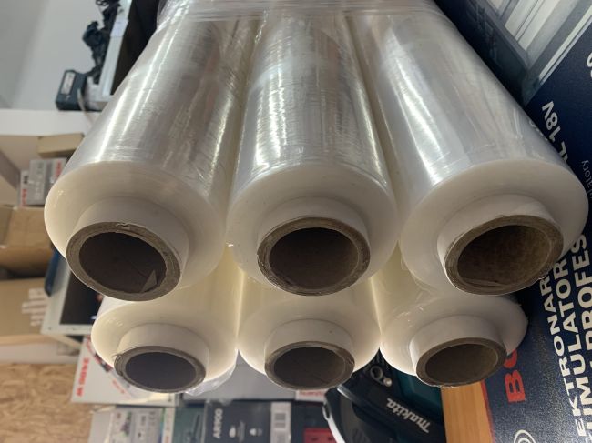 Przejdź do produktu Folia stretch 3kg netto bezbarwna bardzo mocna zestaw 6 sztuk