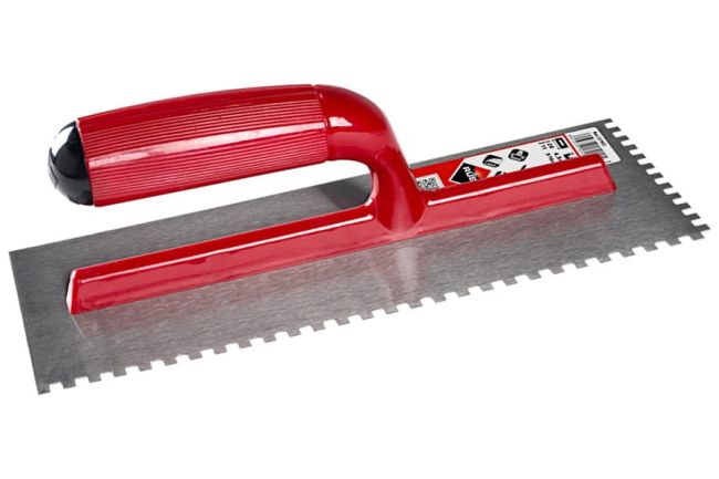 Przejdź do produktu Paca zębata plastikowa 28cm (6x6) bicolor rubi 25903