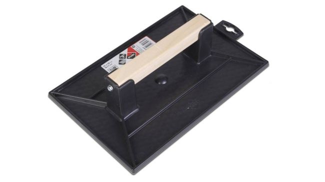 Przejdź do produktu Zacieraczka z drewnianym uchwytem prostokątna 27x18 cm rubi 65947