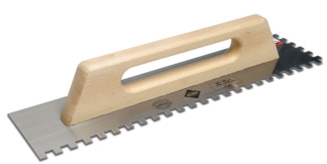 Przejdź do produktu Paca zębata z drewnianym zamkniętym uchwytem 48 cm 10x10 rubi 65983