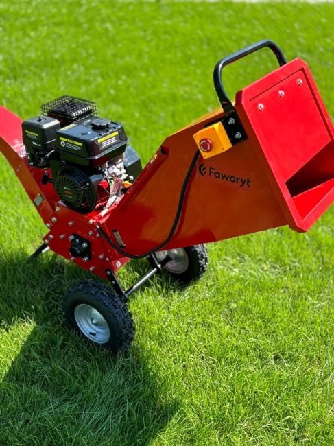 Przejdź do produktu Faworyt JR196L WR rozdrabniacz spalinowy do gałęzi do 5 cm, mocny silnik, ergonomiczny, wydajny, idealny do rozdrabniania gałęzi, krzewów i odpadów ogrodowych