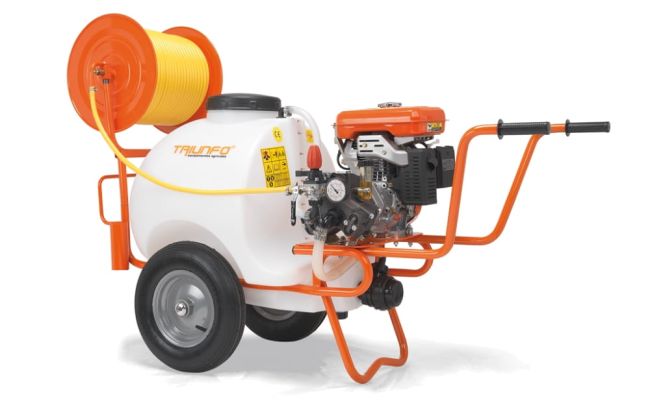 Przejdź do produktu Triunfo SH100/30 opryskiwacz taczkowy wózkowy Honda GX160 100 l 30 bar mocny sprzęt do oprysku roślin, krzewów i drzew profesjonalny opryskiwacz ogrodowy