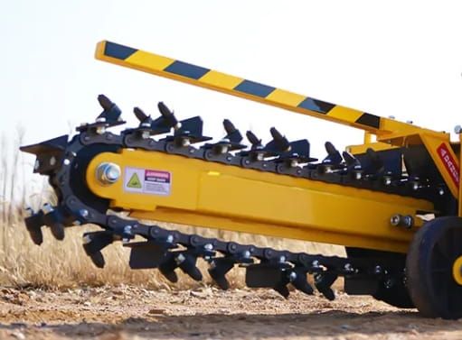 Przejdź do produktu MasterCut KL15-70 koparka łańcuchowa Loncin 420 cm³ 15 KM 60 cm mocna pilarka do drewna profesjonalna piła spalinowa do cięcia drzew i drewna opałowego