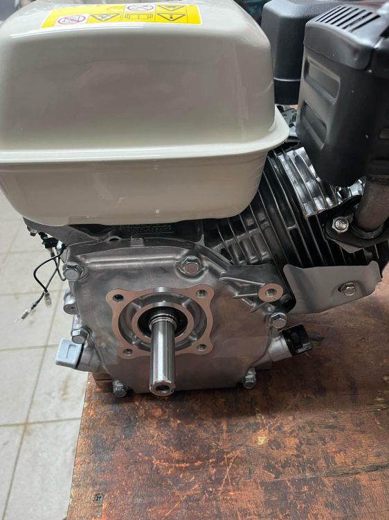 Silnik Honda GP200 UT2 QX4-OH wał 19 mm 5,5 KM, zdjęcie 4
