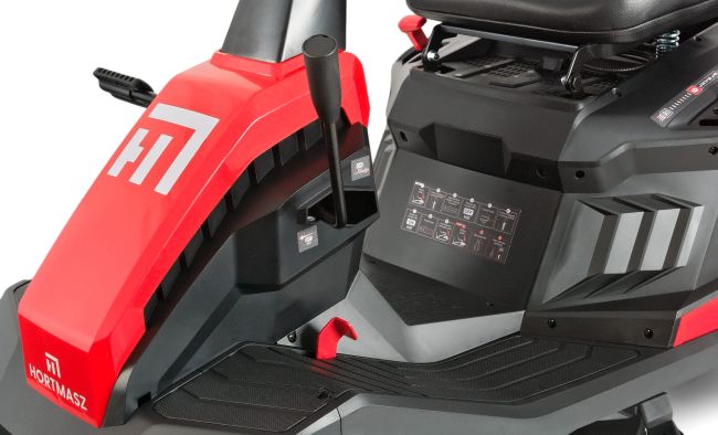 Przejdź do produktu Hortmasz HRS LX66M L224 traktor ogrodowy rider — mocny i komfortowy, idealny do koszenia dużych trawników i prac ogrodowych, łatwy w obsłudze
