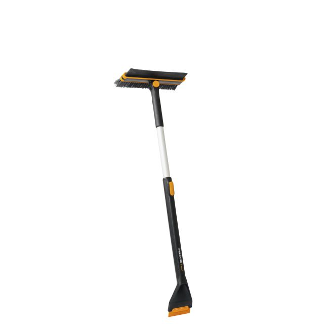 Przejdź do produktu Szczotka teleskopowa ze skrobakiem do odśnieżania Fiskars X-series 1078492