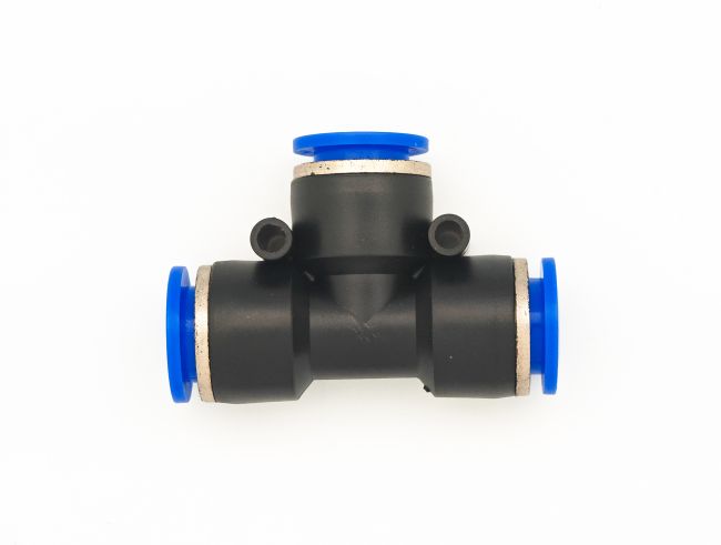 Przejdź do produktu Trójnik AUTO 4mm