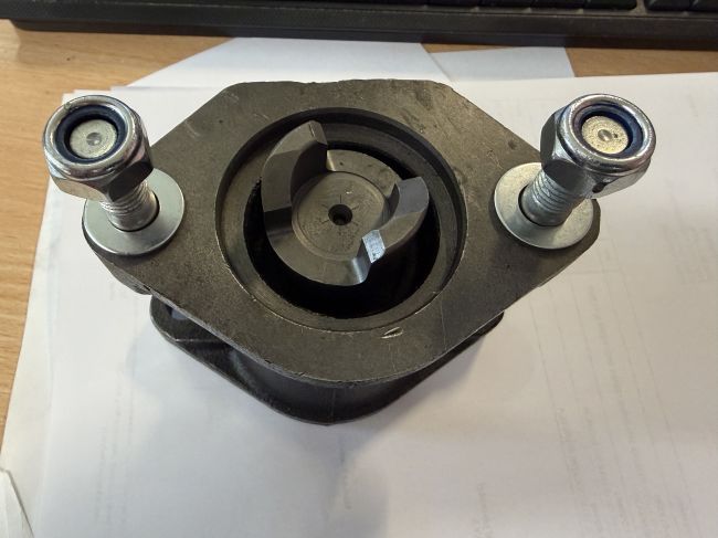 Przejdź do produktu Cedrus CEDTJ02 CEDRTJ33 adapter do traktorka z zębatką 3-zębową do akcesoriów z zębatką 2-zębową, trwały i łatwy w montażu, kompatybilny z akcesoriami Cedrus