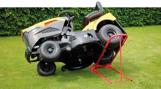 Przejdź do produktu Partner 990461 podnośnik hydrauliczny, serwisowy do traktorków i riderów Cliplift, dopuszczalny ciężar 800 kg