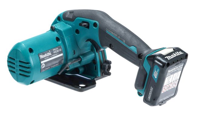 Przejdź do produktu Makita HS301DSAE pilarka tarczowa CXT, 12V, obroty 1500 obr./min, z akumulatorem i ładowarką, mała, lekka, wygodna i łatwa w obsłudze, posiada regulację głębokości cięcia