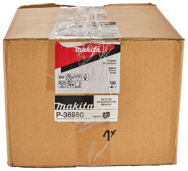 Przejdź do produktu Makita P-36980 taśma szlifierska 100 x 610 mm, 25szt., gradacja 100G, do szlifierek taśmowych 9403, 9404 i innych, idealna do drewna, metalu i usuwania farb, pozwala działać szybko i bez zbędnych przestojów