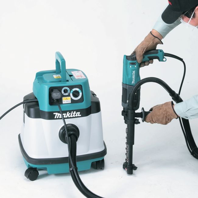 Przejdź do produktu Makita VC2510LX1 odkurzacz przemysłowy elektryczny 1050 W, maksymalne podciśnienie 220 mbar, pojemność zbiornika na sucho 25 L, pojemność zbiornika na mokro 14 L, idealny do ogólnego czyszczenia lub do użytku z maszyną