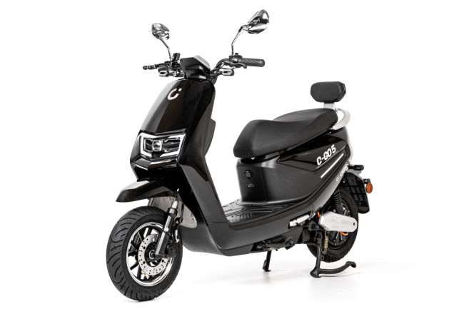 Przejdź do produktu Cedrus by Luyuan C-GO-5B-MB5 skuter elektryczny czarny, maksymalna prędkość to 45 km/h, moc znamionowa 1200 W, miejski, przeznaczony do codziennego użytkowania w warunkach miejskich