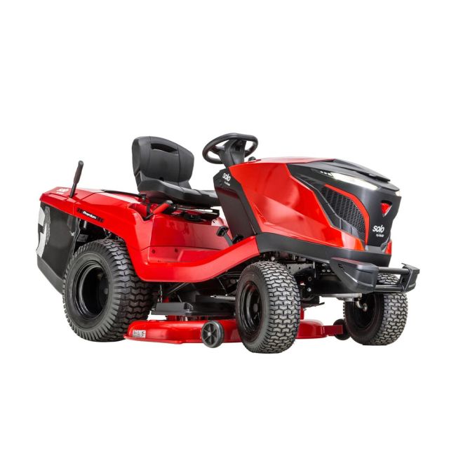 Przejdź do produktu SOLO T24 125.3 HD V2 SD 127711 AL-KO traktor ogrodowy spalinowy, szerokość 125 cm, z koszem, silnik B&S 724 cm3 14.4 KW, został stworzony do intensywnej pracy – szybko, wygodnie i z perfekcyjnym efektem koszenia