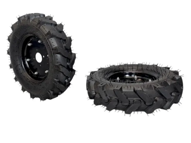 Przejdź do produktu Mastercut MC370-22 koła gumowe pompowane pomocnicze transportowe do traktora jednoosiowego MC370, 6.00-12, para, to praktyczne wyposażenie, które zwiększa komfort jazdy i poprawia przyczepność podczas transportu
