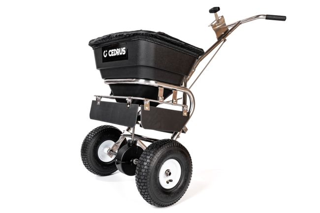 Przejdź do produktu Rozsiewacz pchany do soli i nawozów Cedrus SP31552A, zbiornik 26 l, koła 10 cali