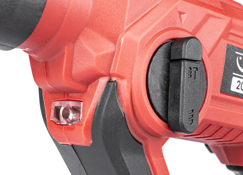 Dioda LED pod uchwytem i okrągły przełącznik na korpusie młotowiertarki Cedrus RH1.1Li