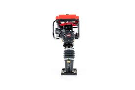 Silnik Loncin w ramie skoczka spalinowego Faworyt CSS80 od tyłu