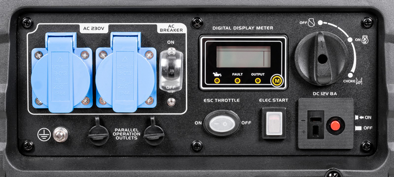Panel sterowania agregatu Loncin LC3500I z gniazdami 230 V, wyświetlaczem i wyjściem 12 V